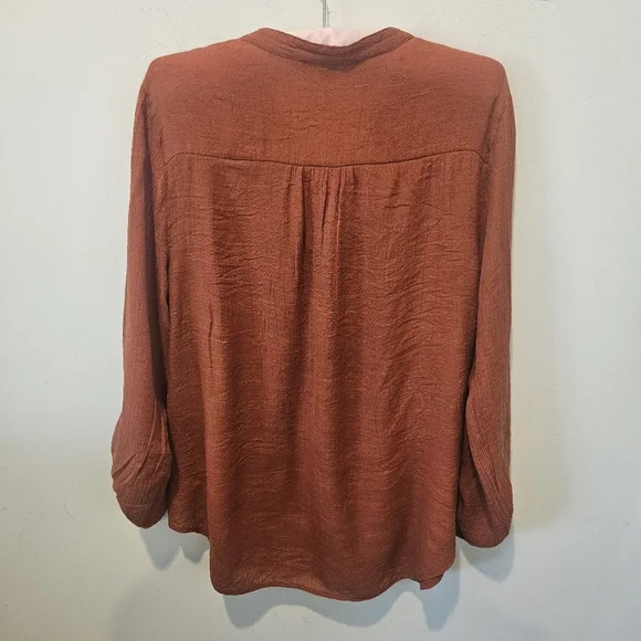 Zac & Rachael Women's Amber Flowy V-Neckline Blouse, Large - Picture 5 of 10